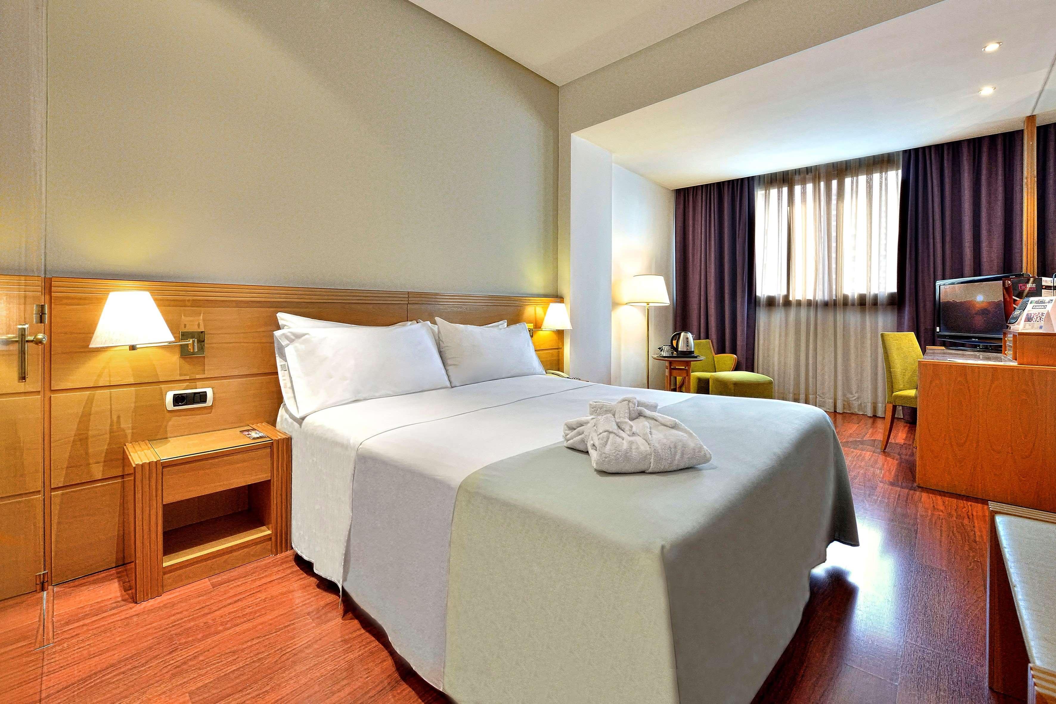 Hotel Malaga Alameda Centro Affiliated By Melia Dış mekan fotoğraf