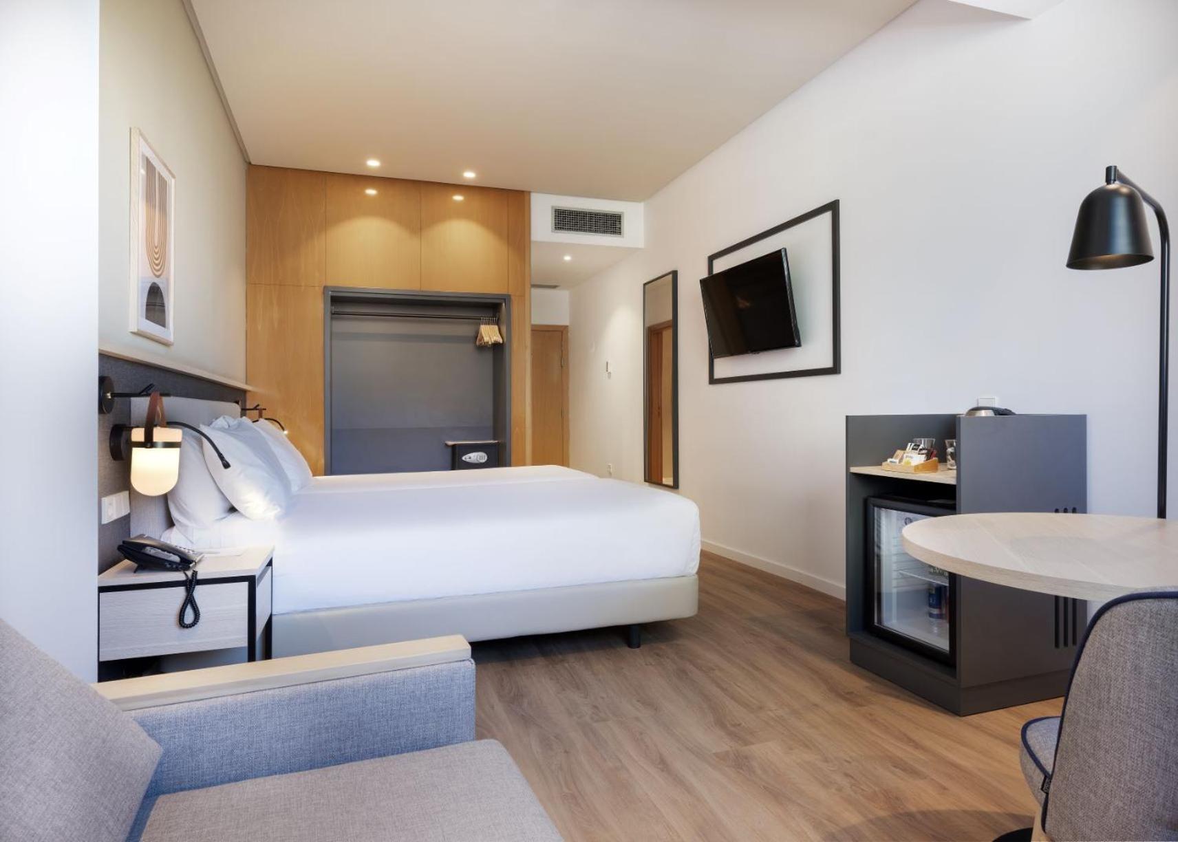 Hotel Malaga Alameda Centro Affiliated By Melia Dış mekan fotoğraf