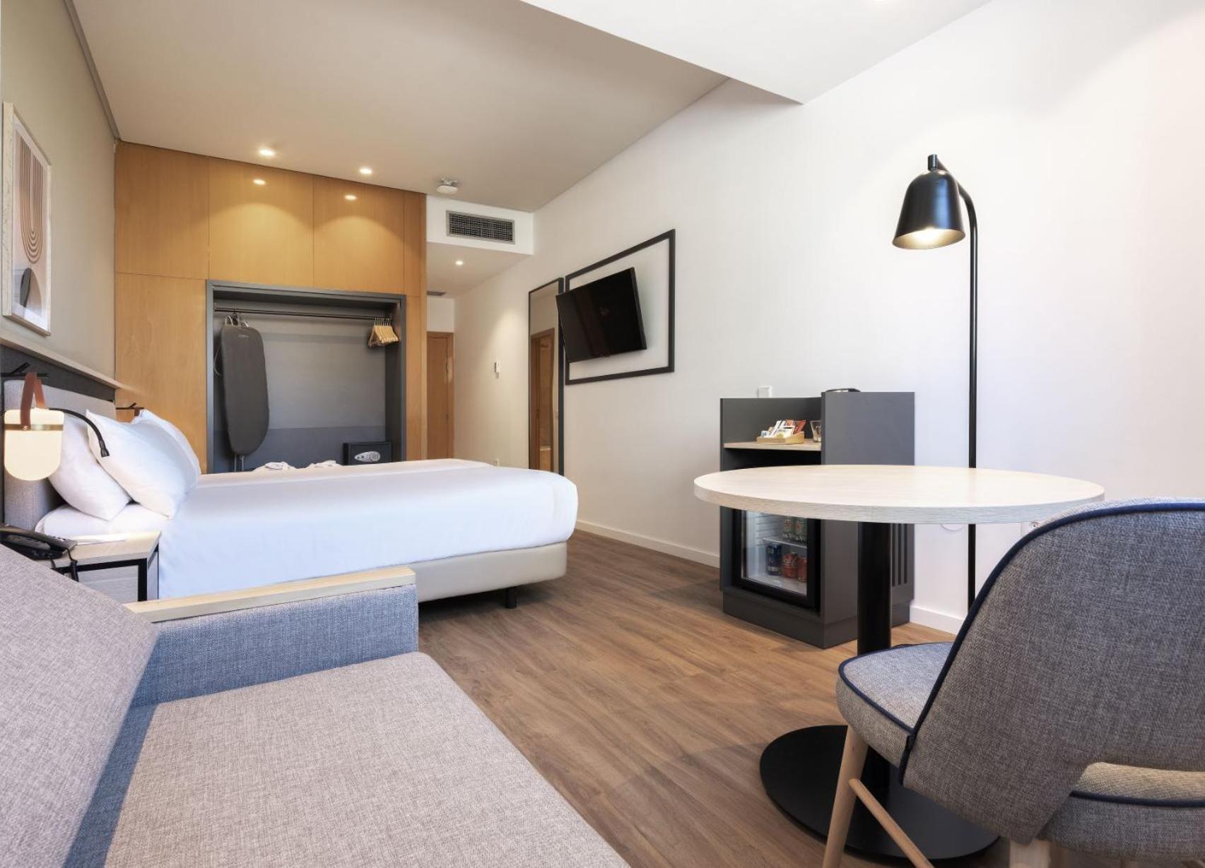 Hotel Malaga Alameda Centro Affiliated By Melia Dış mekan fotoğraf