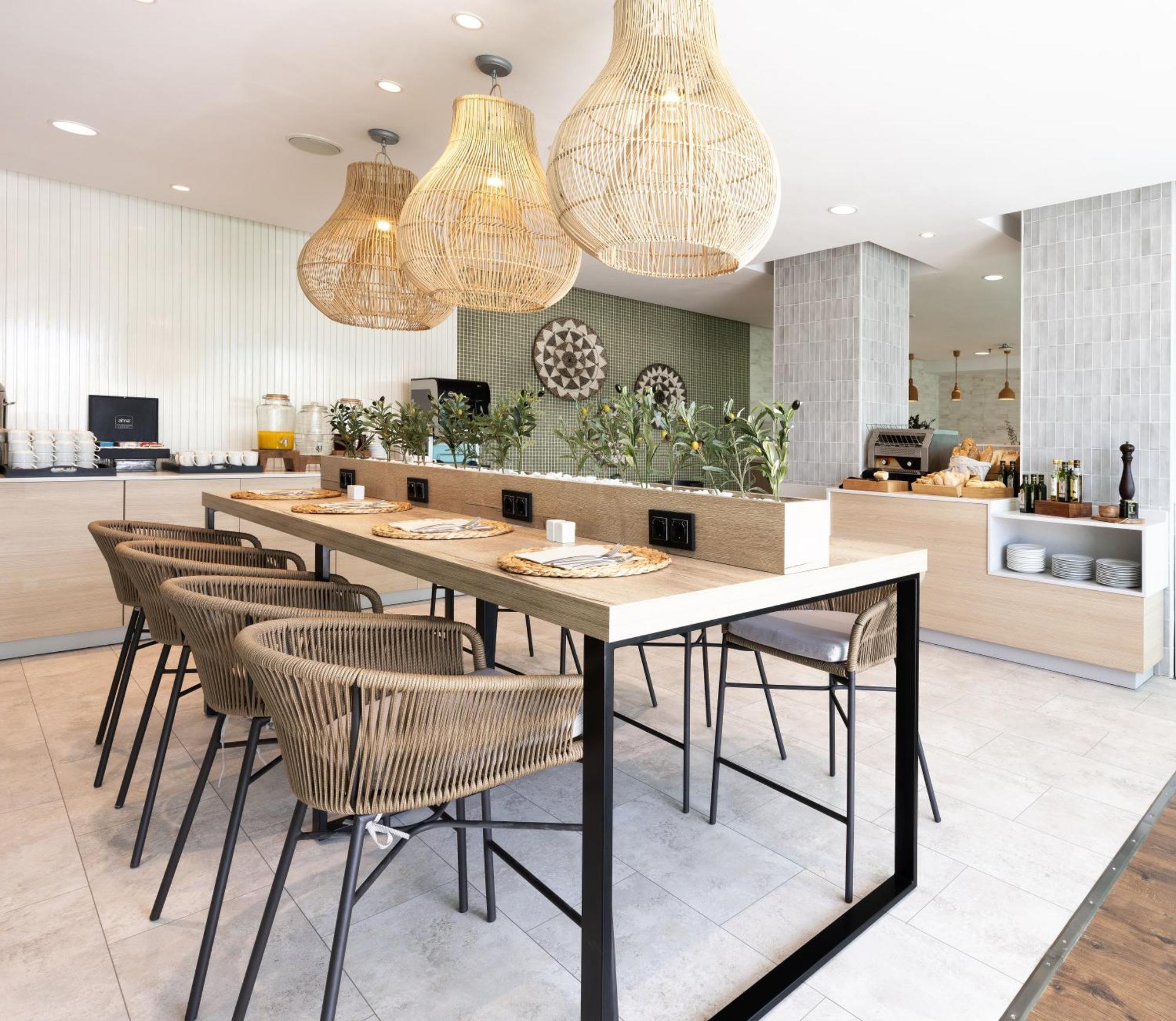 Hotel Malaga Alameda Centro Affiliated By Melia Dış mekan fotoğraf